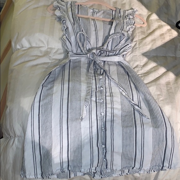 Forever 21 Dresses & Skirts - cute blue & white striped dress! Forever 21 Dresses & Skirts - cute blue & white striped dress!